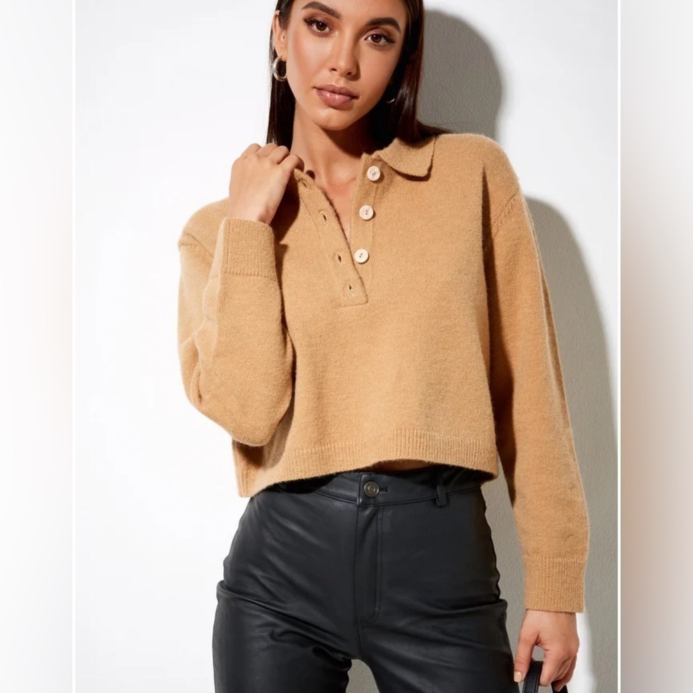 Motel Tallis Jumper In Knit camel Tan cropped soft sweater